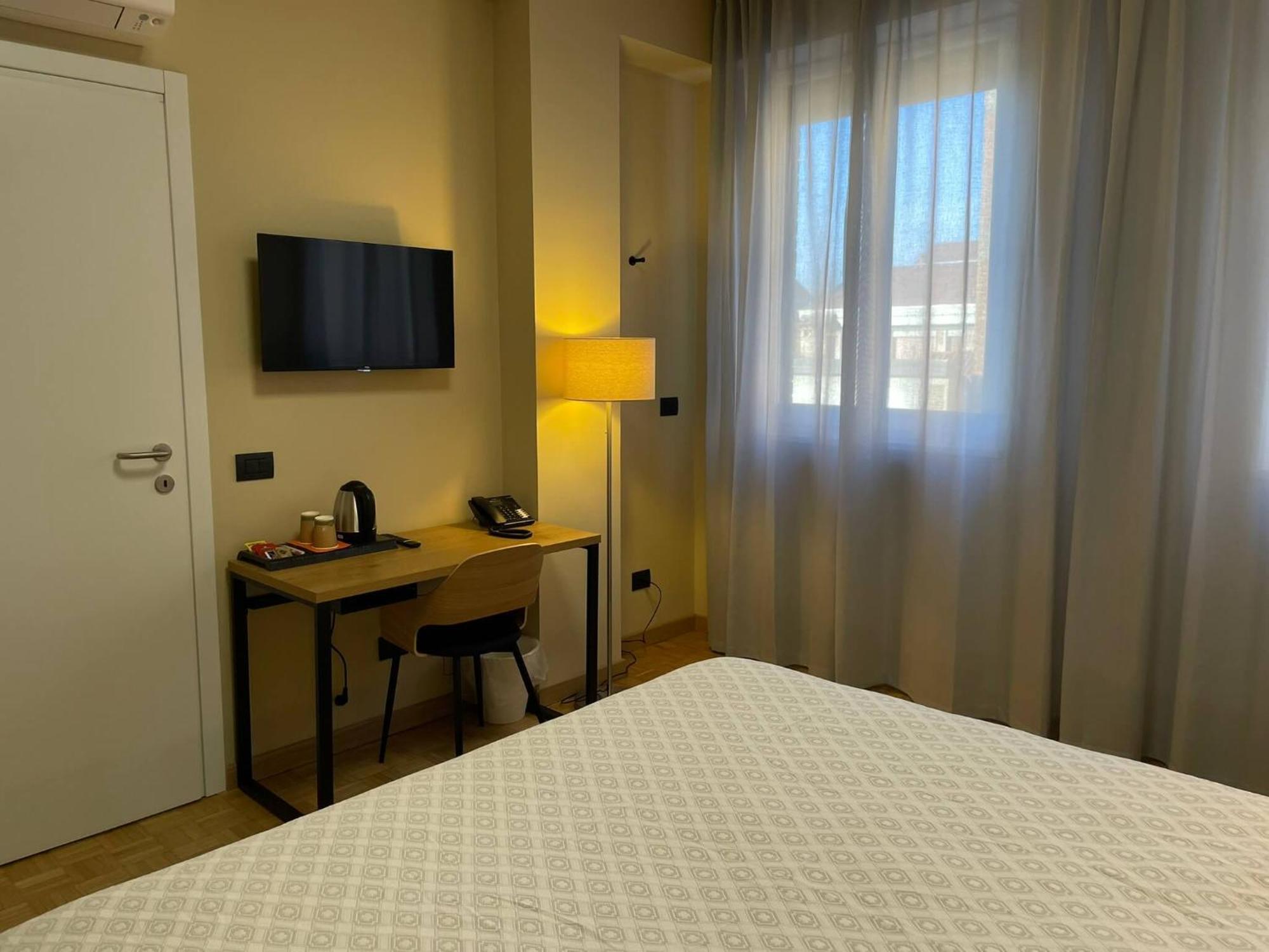 La Galleria Lodge Парма Экстерьер фото
