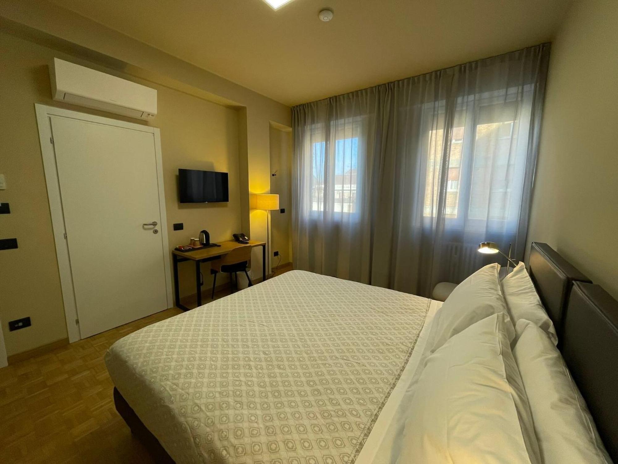La Galleria Lodge Парма Экстерьер фото