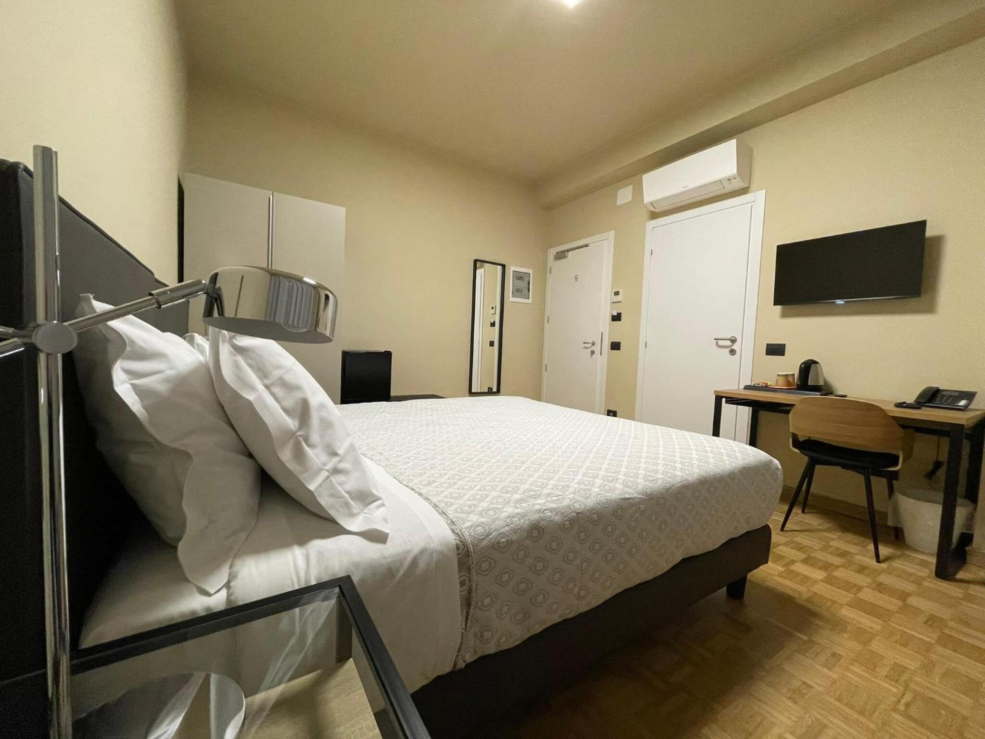 La Galleria Lodge Парма Экстерьер фото